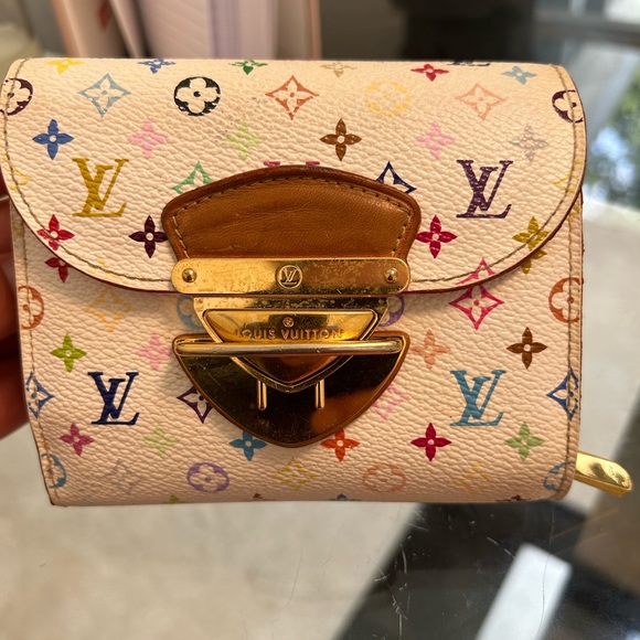 Elegant Pink Women's Wallet - Picture 3 of 5